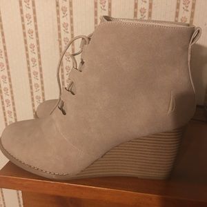 Nautica wedge boots size 11
